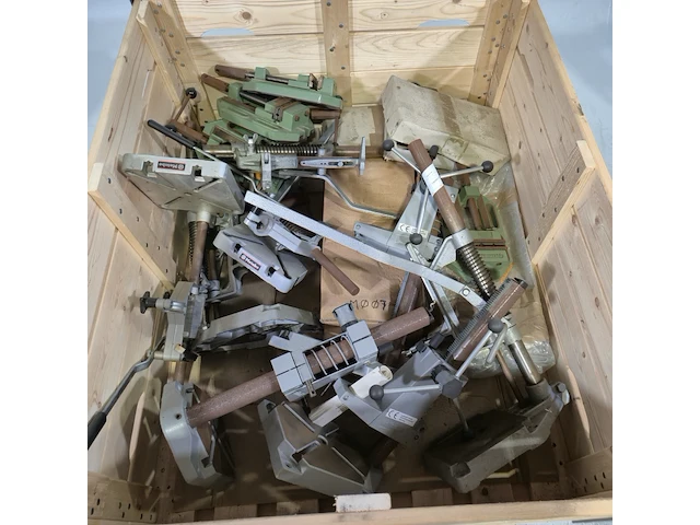Diverse boormachine standaards en werkstukklemmen, o.a. metabo - afbeelding 2 van  7