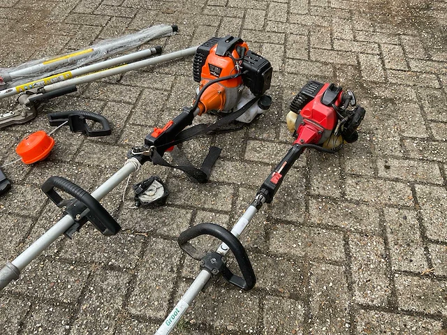 Diverse bos- en tuingereedschap - afbeelding 2 van  6