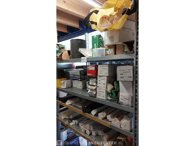 Diverse bouwbenodigdheden - afbeelding 1 van  15