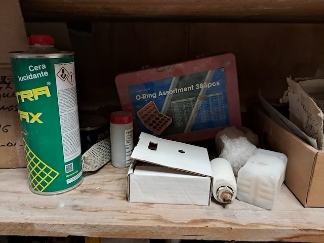 Diverse bouwbenodigdheden - afbeelding 4 van  17