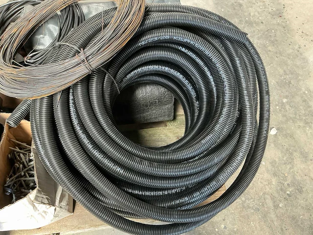 Diverse bouwmaterialen - afbeelding 4 van  6