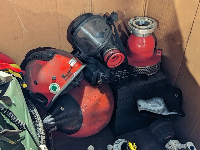 Diverse brandweer onderdelen en toebehoren - afbeelding 5 van  12