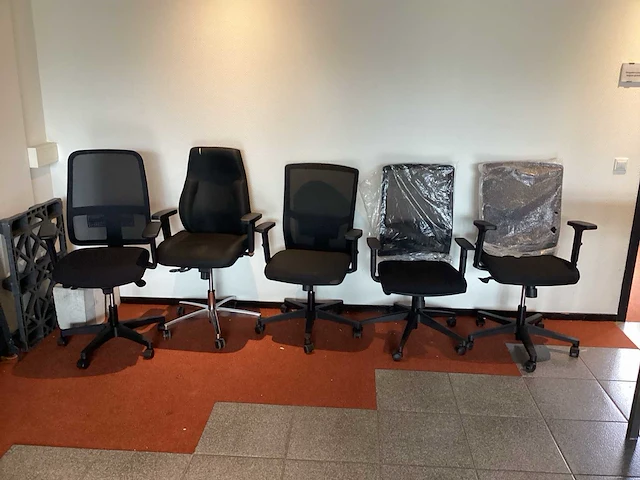 Diverse bureaustoelen (5x) - afbeelding 1 van  5