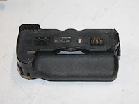 Diverse cameraproducten waaronder studioflitser mettle, statieven, softbox, pro battery grip meike t.b.v. x... - afbeelding 3 van  4