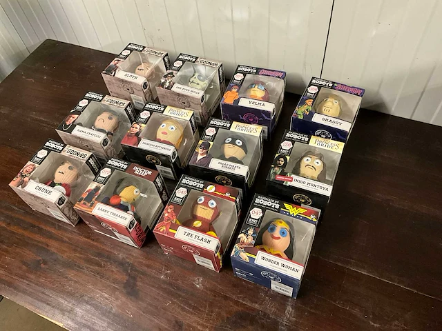 Diverse collectible vinyl figure (12x) - afbeelding 1 van  4