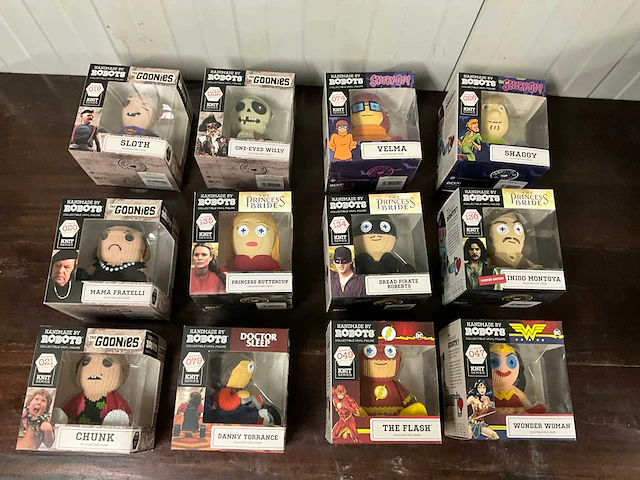 Diverse collectible vinyl figure (12x) - afbeelding 2 van  4