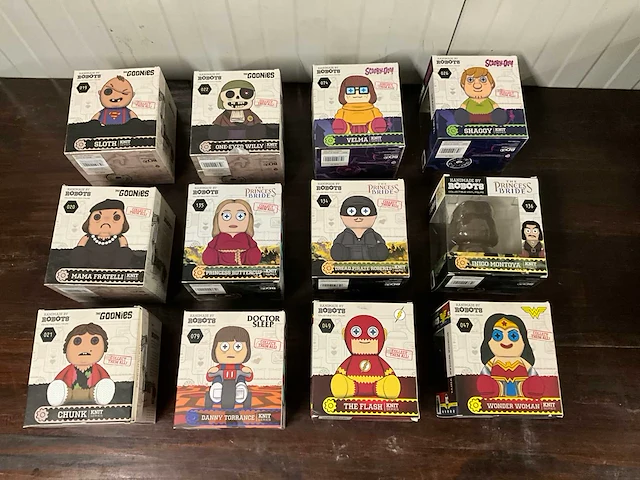 Diverse collectible vinyl figure (12x) - afbeelding 3 van  4