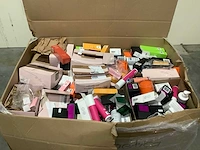 Diverse cosmetische artikelen (754x) - afbeelding 1 van  9