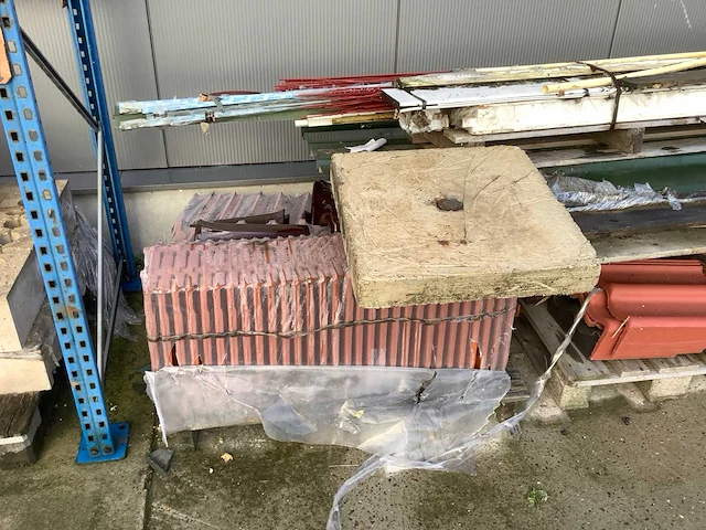 Diverse dak/bouwmaterialen - afbeelding 2 van  13