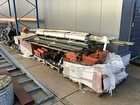 Diverse dak/bouwmaterialen - afbeelding 1 van  13