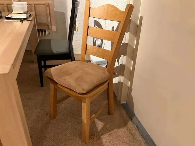 Diverse eetkamerstoelen (4x) - afbeelding 1 van  3