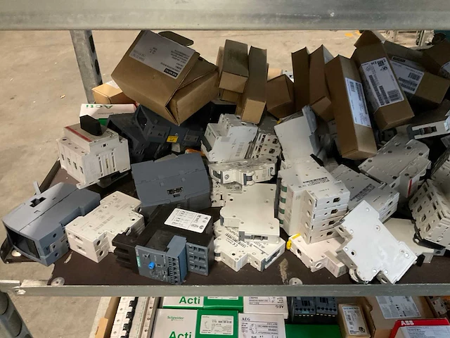 Diverse elektramaterialen (276x) - afbeelding 8 van  11