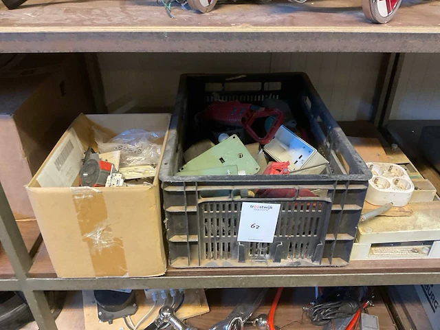 Diverse elektrische onderdelen - afbeelding 1 van  4
