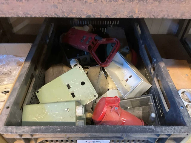 Diverse elektrische onderdelen - afbeelding 2 van  4