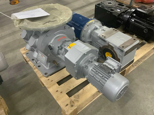 Diverse elektromotor “ongebruikt” (3x) - afbeelding 4 van  16
