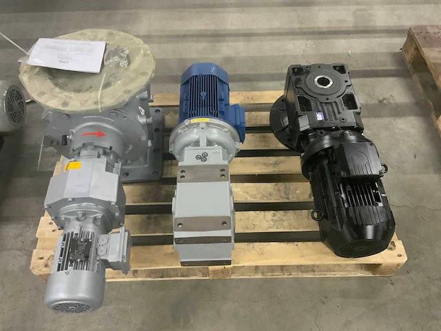 Diverse elektromotor “ongebruikt” (3x) - afbeelding 9 van  16