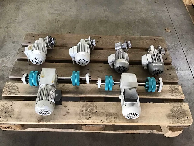 Diverse elektromotoren (6x) - afbeelding 1 van  10