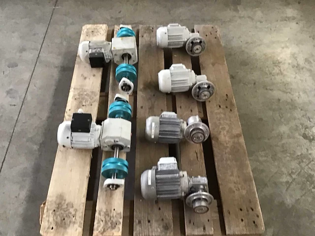 Diverse elektromotoren (6x) - afbeelding 6 van  10