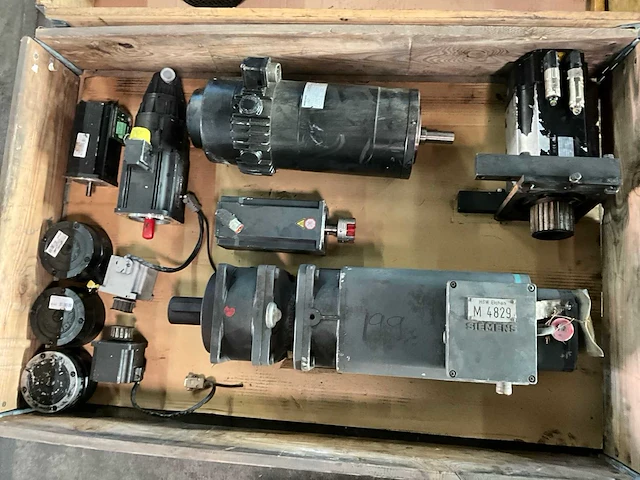 Diverse elektromotoren - afbeelding 2 van  8