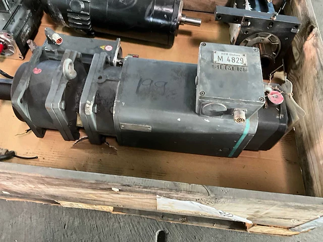 Diverse elektromotoren - afbeelding 3 van  8