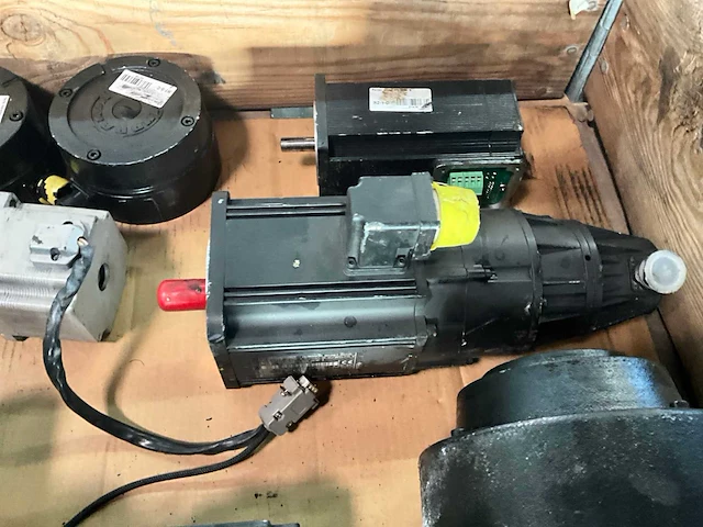 Diverse elektromotoren - afbeelding 7 van  8