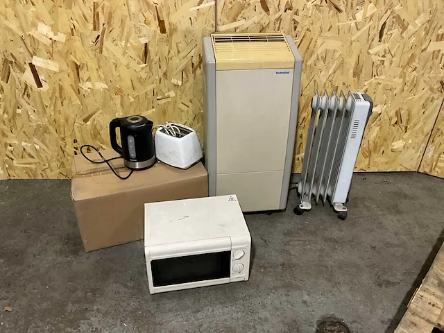 Diverse elektronische apparatuur en toebehoren - afbeelding 1 van  5