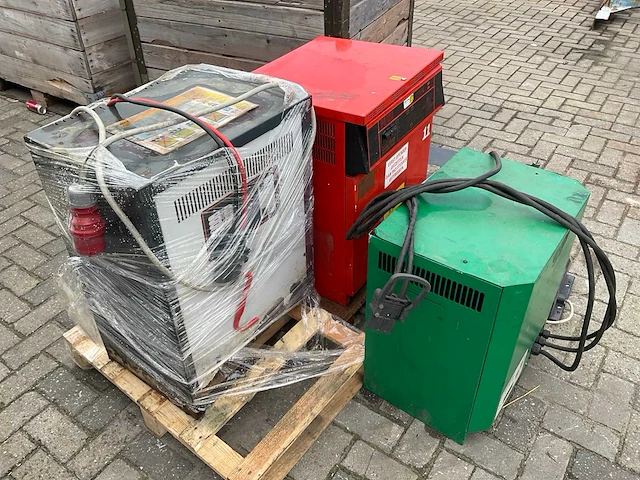 Diverse enersys, mgx, zivan, deta, hoppecke acculader (6x) - afbeelding 4 van  10