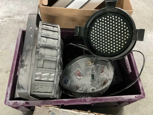 Diverse feestverlichting en intercomsysteem - afbeelding 4 van  9