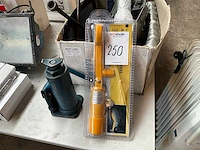 Diverse garage gereedschappen - afbeelding 3 van  4