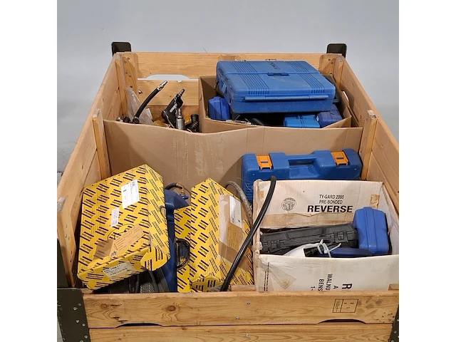 Diverse garage inventaris en pneumatisch gereedschap, o.a atlas copco, value - afbeelding 2 van  8