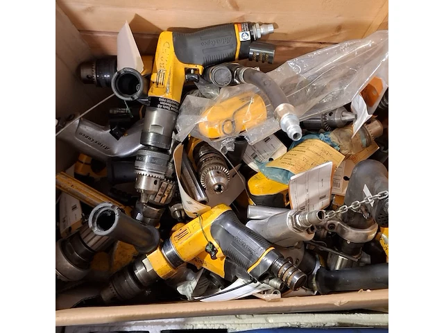 Diverse garage inventaris en pneumatisch gereedschap, o.a atlas copco, value - afbeelding 7 van  8