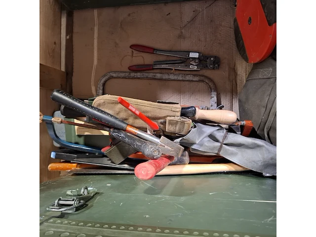 Diverse garage inventaris, o.a. kemppi, metabo - afbeelding 4 van  16