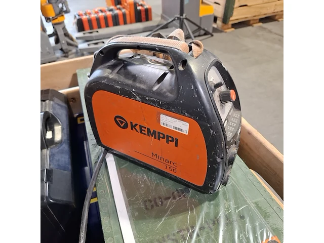 Diverse garage inventaris, o.a. kemppi, metabo - afbeelding 5 van  16