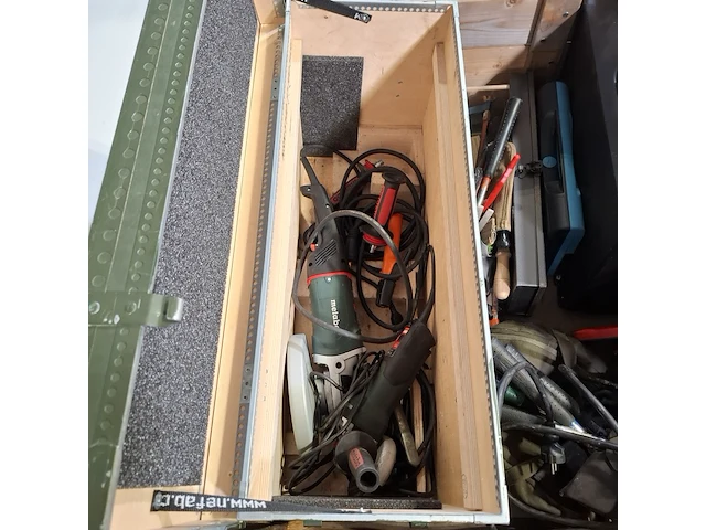Diverse garage inventaris, o.a. kemppi, metabo - afbeelding 6 van  16