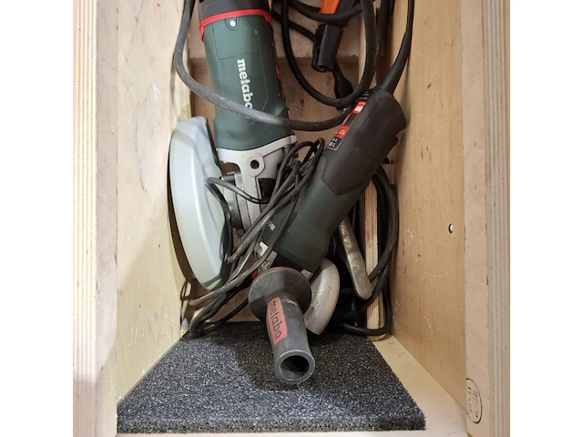 Diverse garage inventaris, o.a. kemppi, metabo - afbeelding 8 van  16