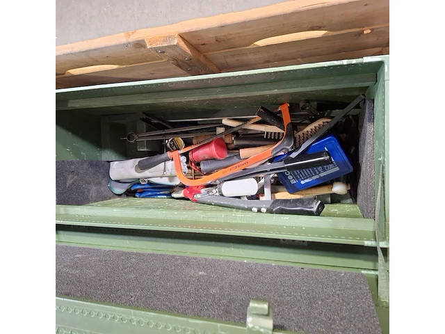 Diverse garage inventaris, o.a. kemppi, metabo - afbeelding 10 van  16