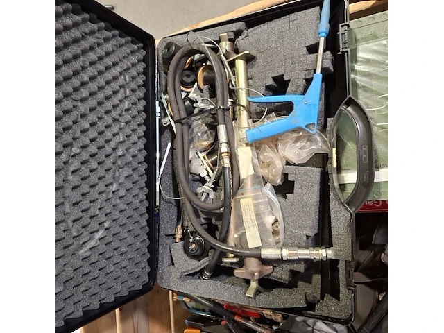 Diverse garage inventaris, o.a. kemppi, metabo - afbeelding 15 van  16