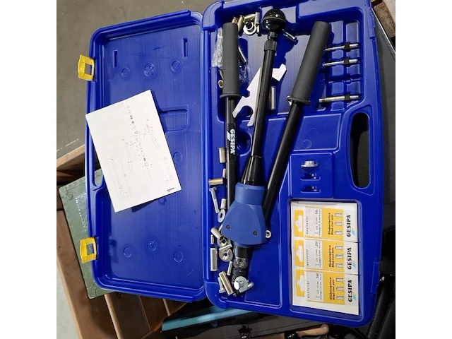 Diverse garage inventaris, o.a. kemppi, metabo - afbeelding 16 van  16