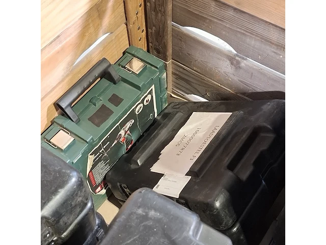 Diverse garage inventaris, o.a minelab - afbeelding 2 van  11