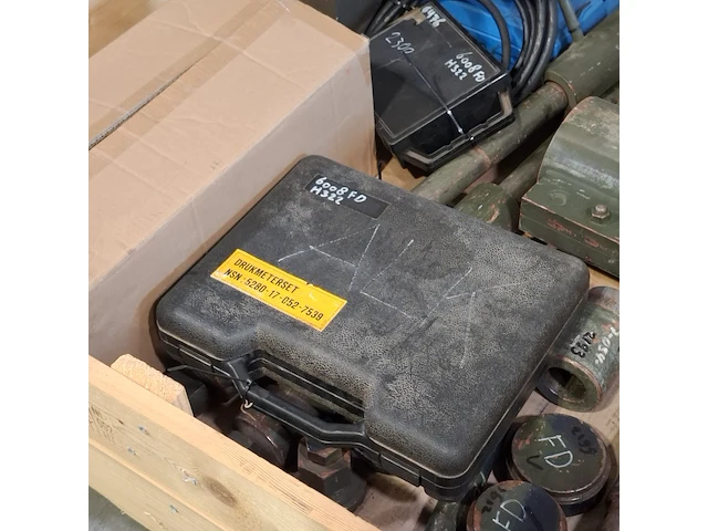 Diverse garage inventaris - afbeelding 2 van  14