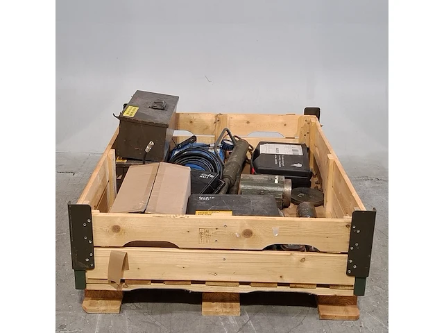 Diverse garage inventaris - afbeelding 1 van  14
