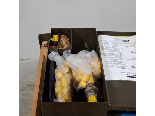Diverse garage inventaris - afbeelding 9 van  14