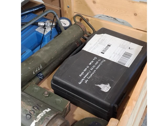 Diverse garage inventaris - afbeelding 11 van  14
