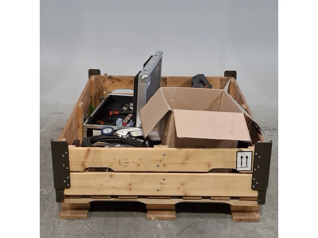 Diverse garage inventaris - afbeelding 1 van  9
