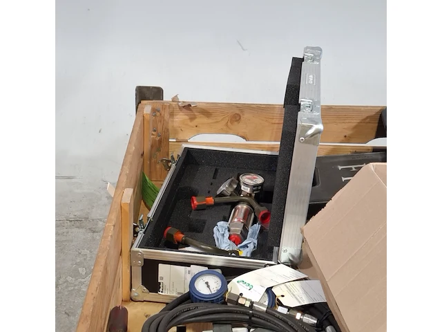 Diverse garage inventaris - afbeelding 2 van  9