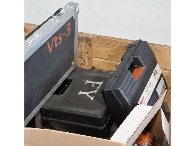 Diverse garage inventaris - afbeelding 3 van  9