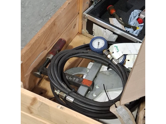 Diverse garage inventaris - afbeelding 6 van  9
