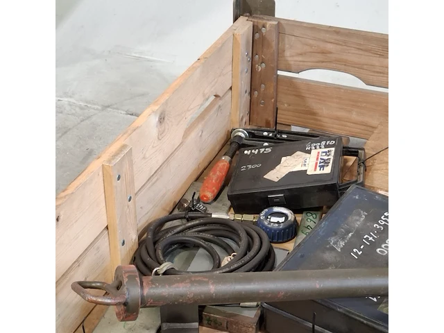 Diverse garage inventaris - afbeelding 2 van  10