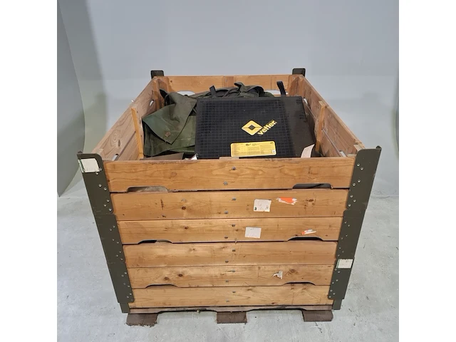 Diverse garageinventaris en toebehoren - afbeelding 1 van  16