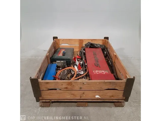 Diverse garageinventaris o.a snap-on / metabo - afbeelding 1 van  8